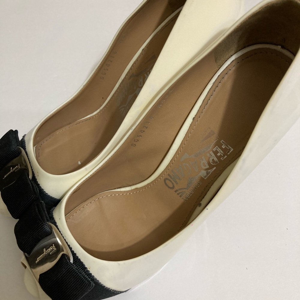 Salvatore Ferragamo Heels with Classic Bows